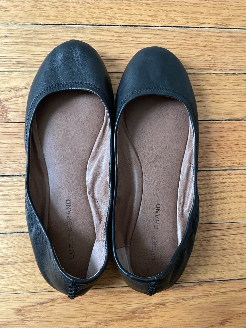 Lucky Brand Black Round-Toe Leather Ballet Flats